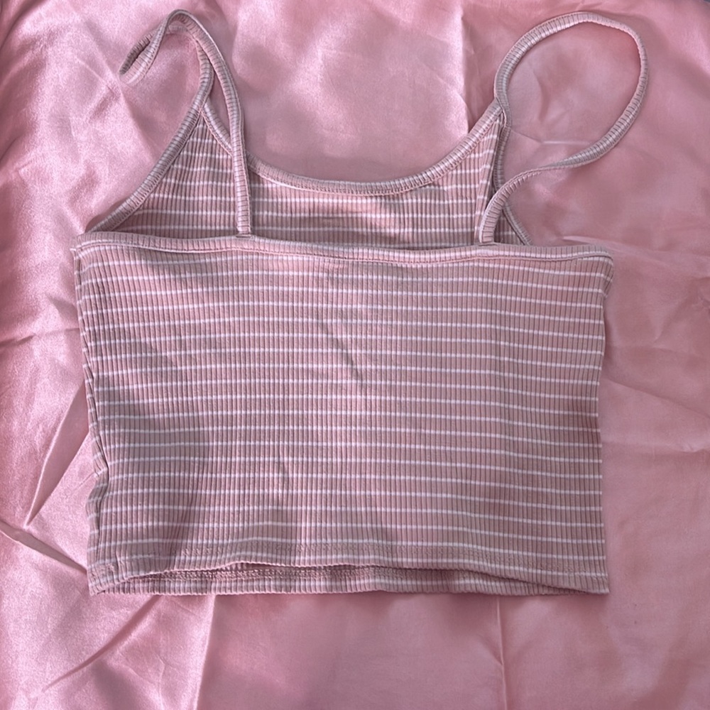 Cute top! - Picture 2 of 2